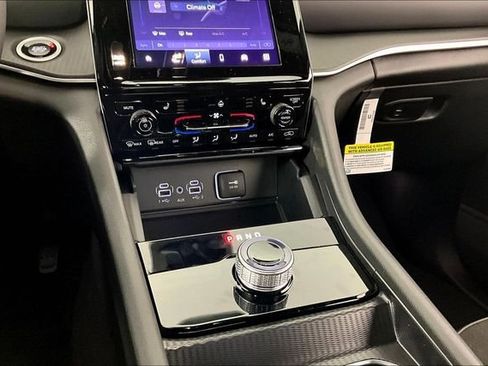 New 2025 Jeep Grand Cherokee Laredo image 7