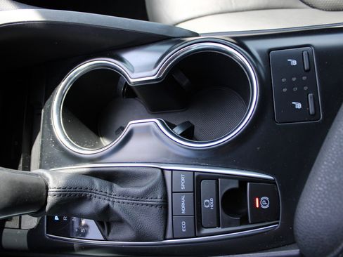 Used 2020 Toyota Camry XSE image 25