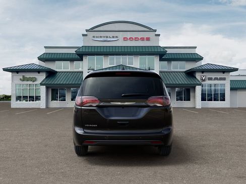 Used 2026 Chrysler Voyager LX FWD image 7