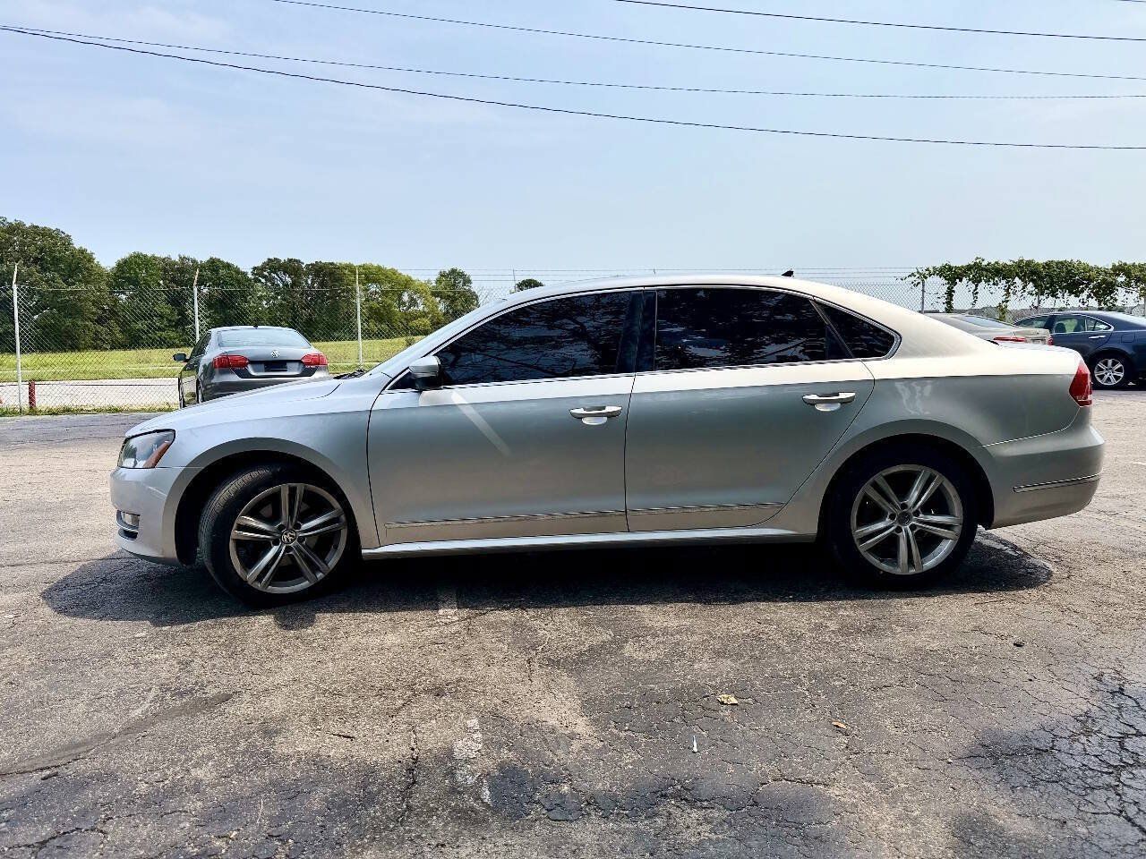 Used 2015 Volkswagen Passat TDI SEL Premium FWD image 6