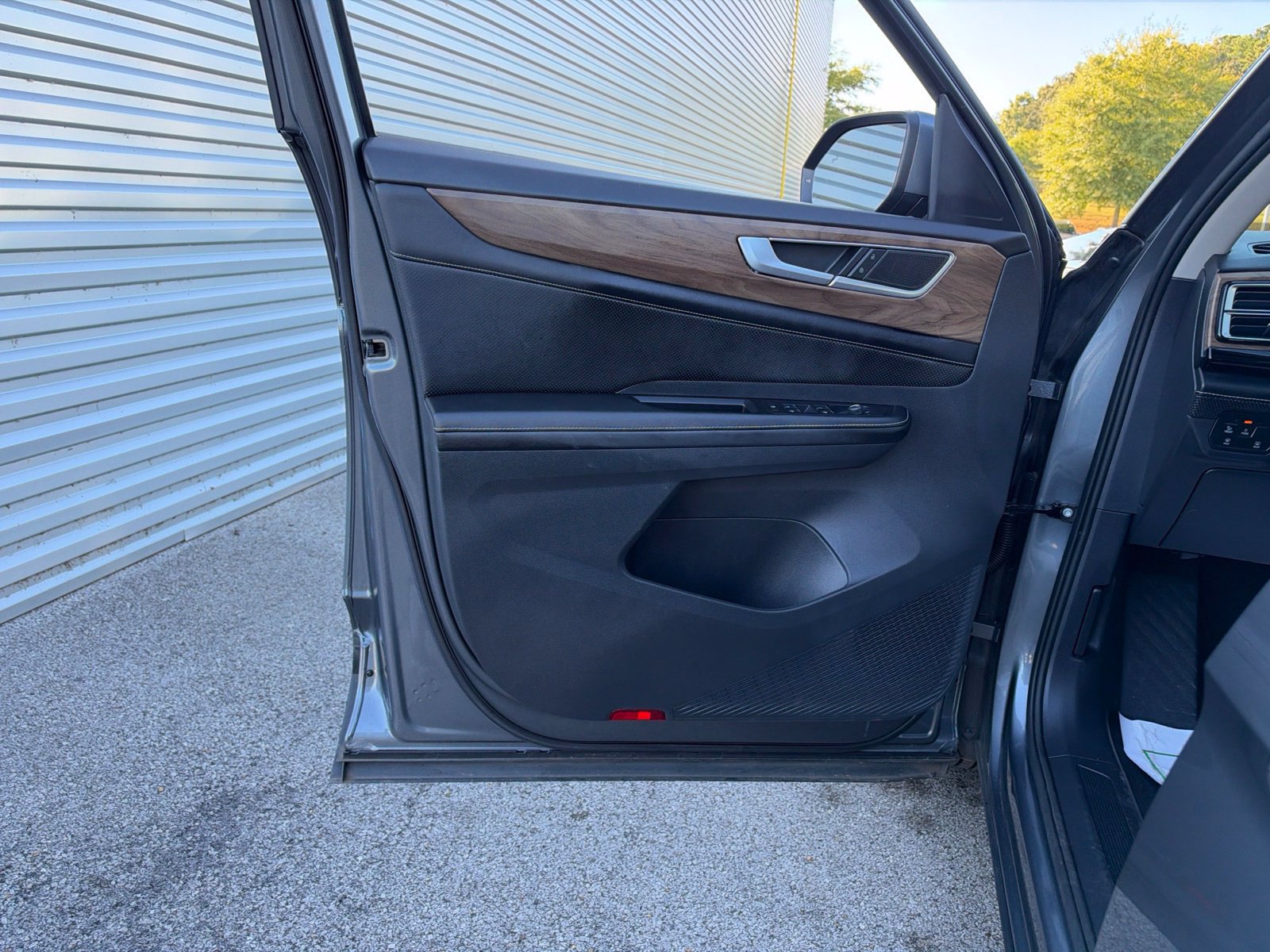 Certified 2024 Volkswagen Atlas SE FWD image 24