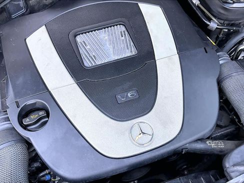 Used 2011 Mercedes-Benz C 300 4MATIC Sedan image 28