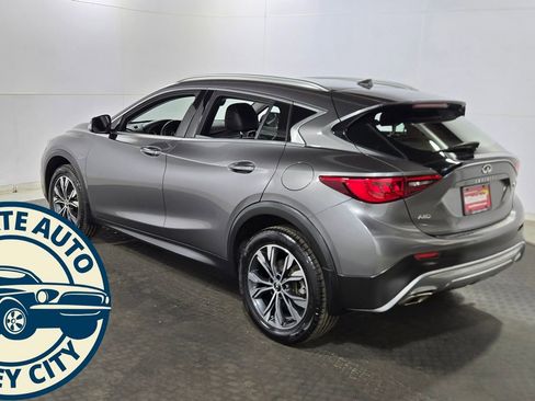 Used 2018 INFINITI QX30 AWD image 5