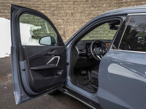 Used 2025 BMW X1 xDrive28i w/ Technology Package image 23