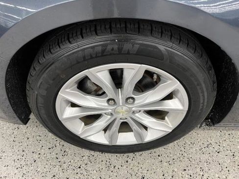 Used 2019 Chevrolet Malibu LT FWD image 34