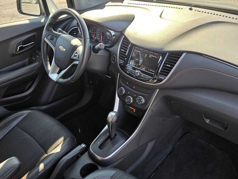 Certified 2019 Chevrolet Trax LT w/ LT Convenience Package AWD/4WD image 10