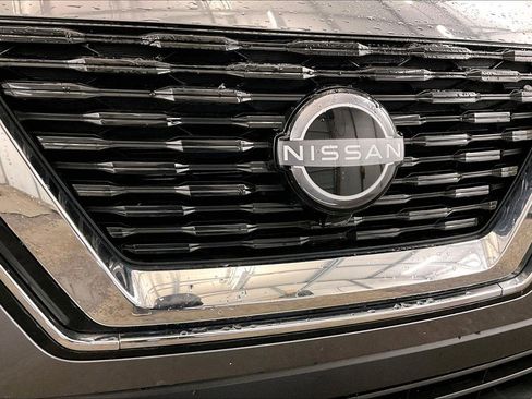 Used 2023 Nissan Rogue SV w/ SV Premium B Package image 29