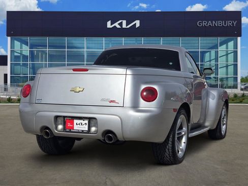 Used 2005 Chevrolet SSR w/ Preferred Equipment Group RWD image 5
