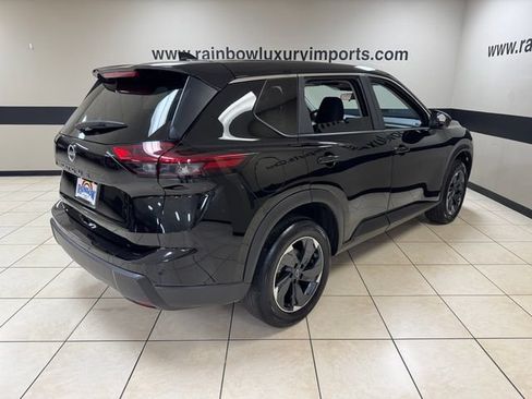 Used 2025 Nissan Rogue SV FWD image 6