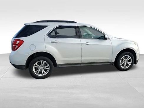 Used 2017 Chevrolet Equinox LT w/ Convenience Package image 8