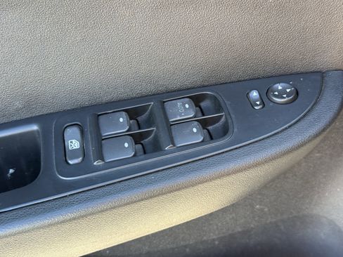 Used 2011 Chevrolet Malibu LT image 25