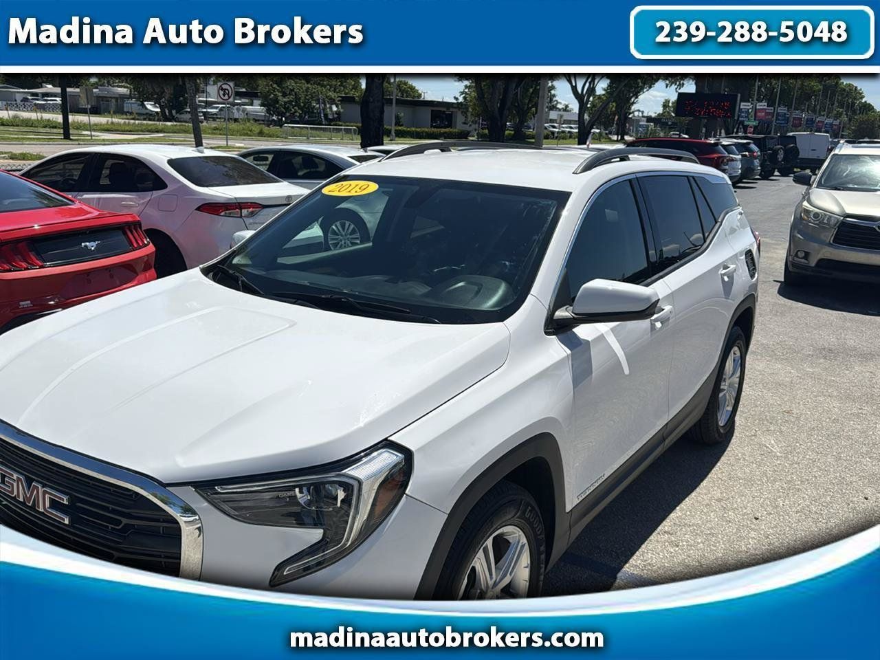 Used 2019 GMC Terrain SLE w/ Driver Convenience Package FWD image 1