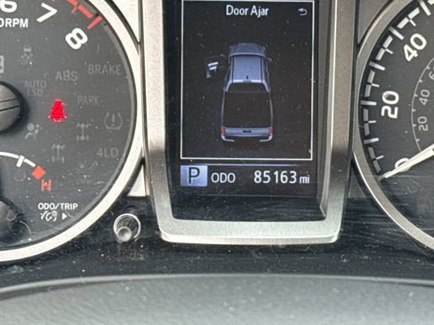 Used 2023 Toyota Tacoma SR5 w/ Technology Package image 24