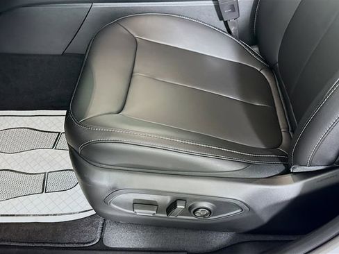 New 2025 Jeep Grand Cherokee Limited w/ Black Appearance Package image 19