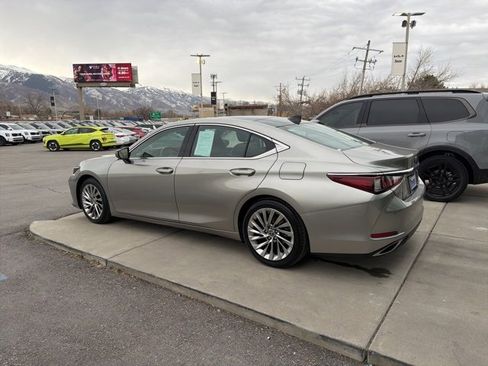 Used 2019 Lexus ES 350 w/ Accessory Package image 3