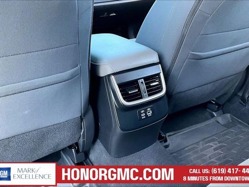 Used 2024 Subaru Outback Premium w/ Popular Package #1A image 10