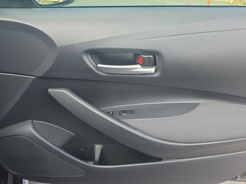 Used 2020 Toyota Corolla LE FWD image 29