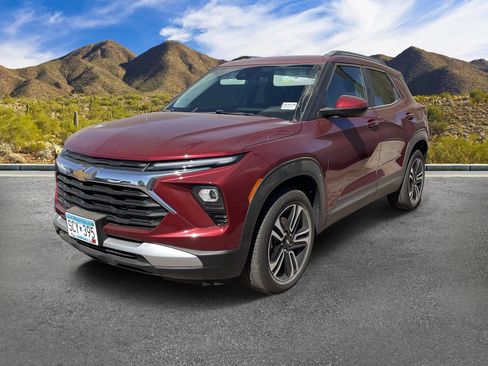 Certified 2024 Chevrolet TrailBlazer LT w/ Driver Confidence Package AWD/4WD image 2