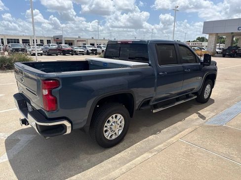 Used 2025 Chevrolet Silverado 2500 LT w/ Texas Edition AWD/4WD image 3