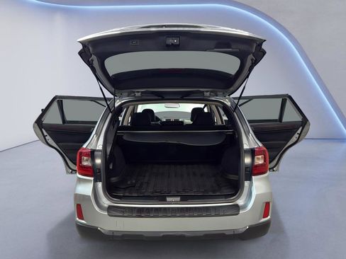 Used 2015 Subaru Outback 2.5i Limited image 11