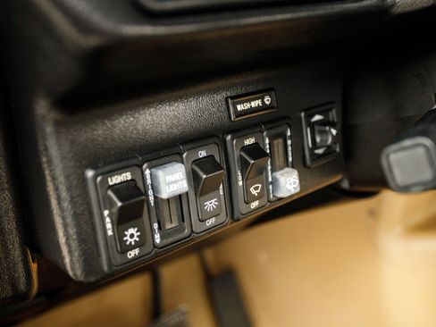 Used 1998 HUMMER H1 4-Door Open Top image 35