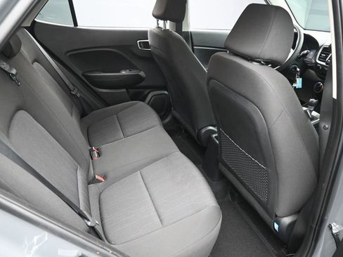 Used 2022 Hyundai Venue SE FWD image 28