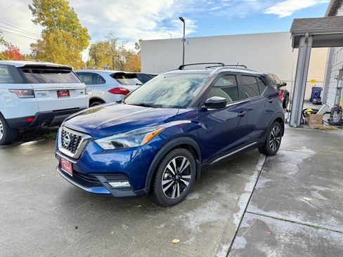 Used 2018 Nissan Kicks SR w/ Exterior Package image 4