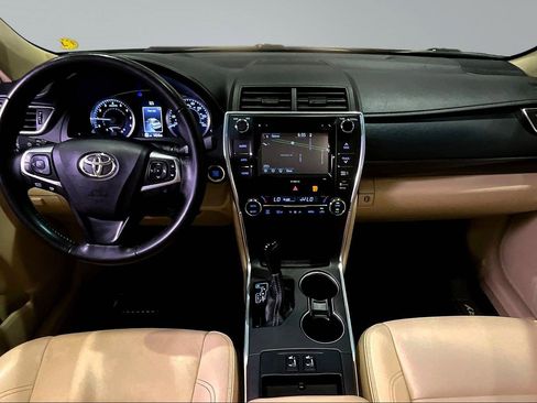 Used 2016 Toyota Camry XLE w/ Moonroof Package image 7