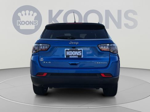 Used 2025 Jeep Compass Limited AWD/4WD image 5