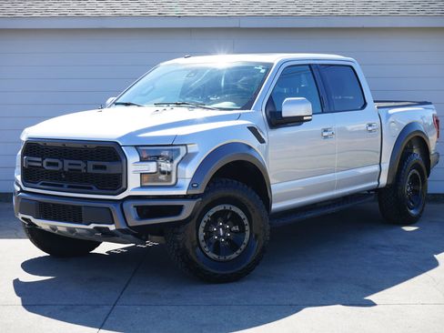 Used 2017 Ford F150 Raptor w/ Equipment Group 802A Luxury image 10