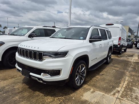 Used 2024 Jeep Wagoneer Series II w/ Premium Group I AWD/4WD image 1