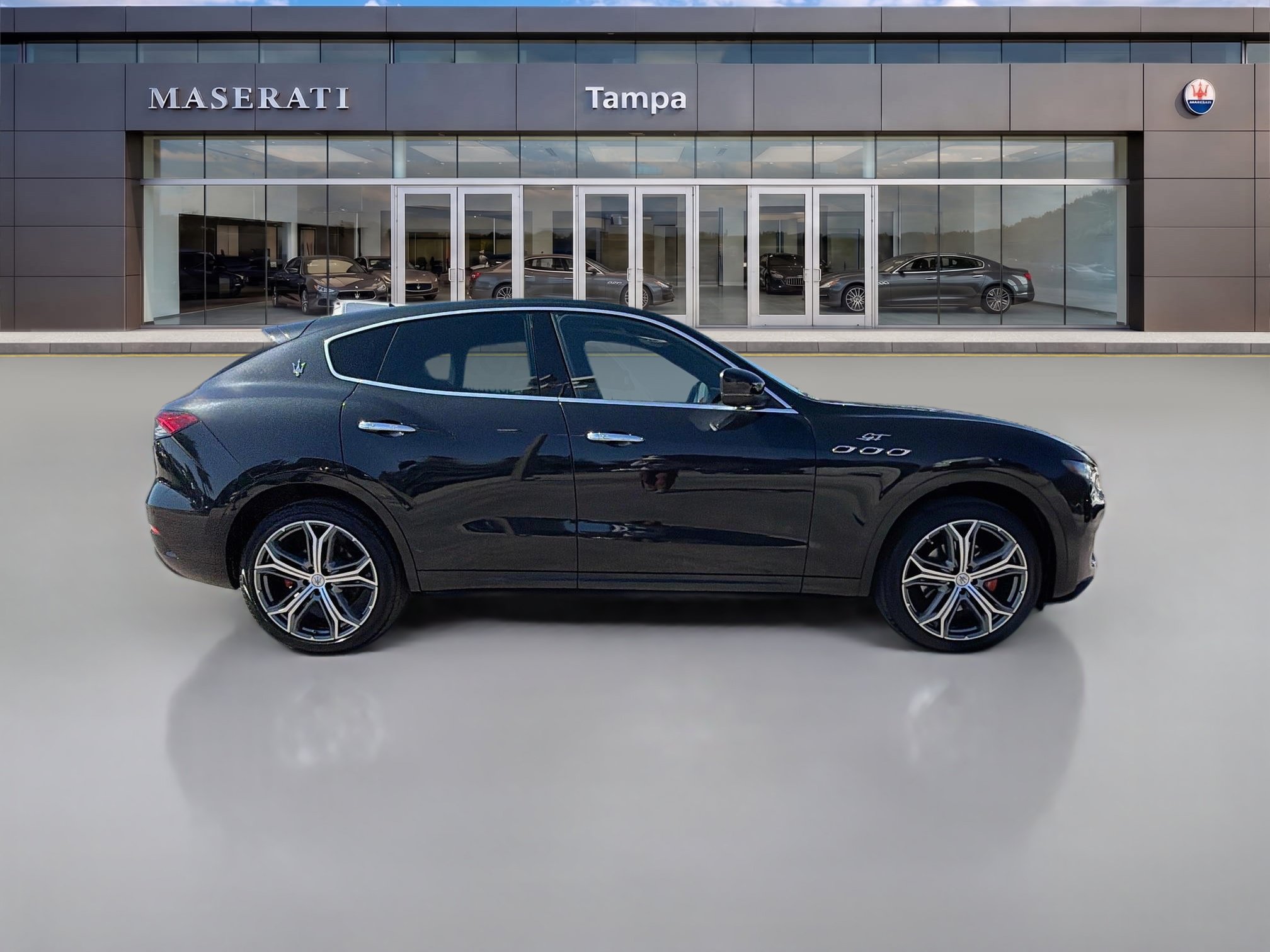 Used 2023 Maserati Levante GT AWD/4WD image 2