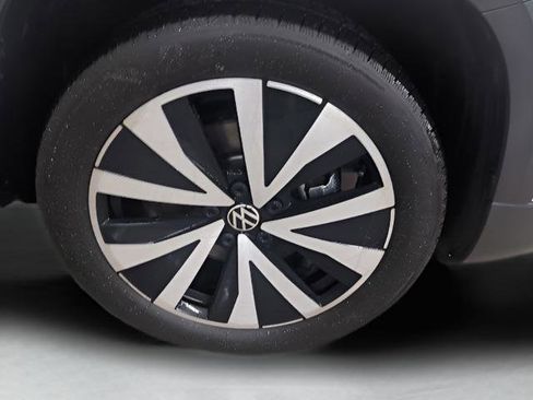 Used 2023 Volkswagen Taos SE image 47