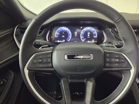 New 2026 Jeep Grand Cherokee L 2WD image 13