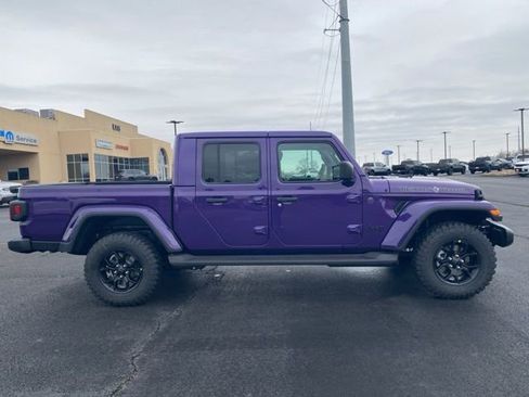 New 2026 Jeep Gladiator Sport AWD/4WD image 8