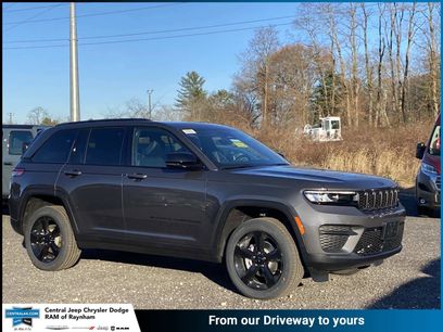 New 2025 Jeep Grand Cherokee Laredo