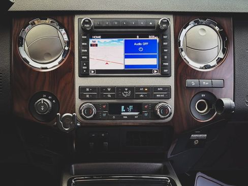 Used 2011 Ford F250 Lariat w/ Lariat Ultimate Pkg AWD/4WD image 14