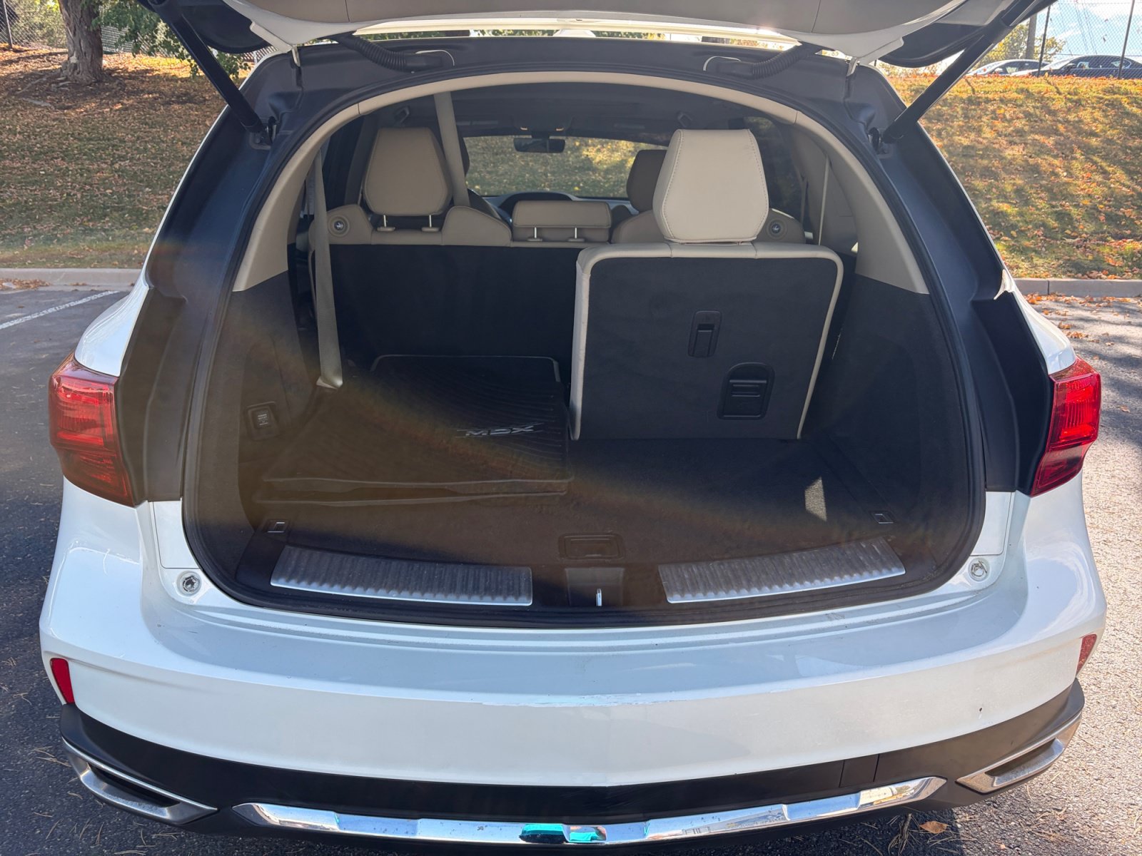 Used 2017 Acura MDX SH-AWD image 32