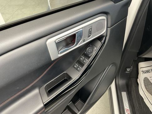 Used 2022 Ford Explorer ST-Line w/ Class IV Trailer Tow Package image 11