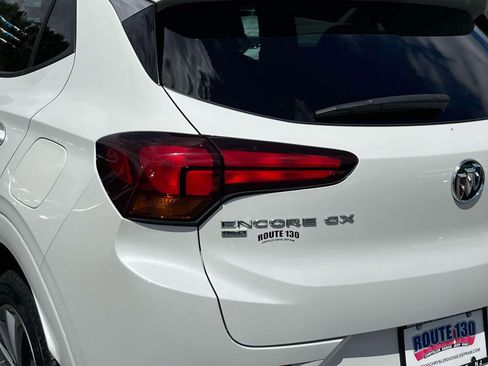 Used 2022 Buick Encore GX Select w/ Sport Touring Package AWD/4WD image 8