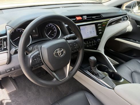 Used 2018 Toyota Camry LE FWD image 21