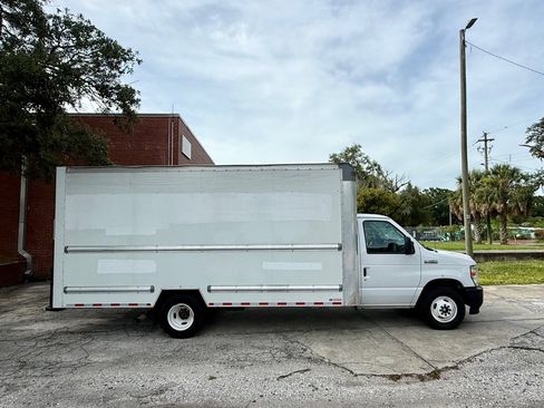 Used 2022 Ford E-350 and Econoline 350 Super Duty image 5