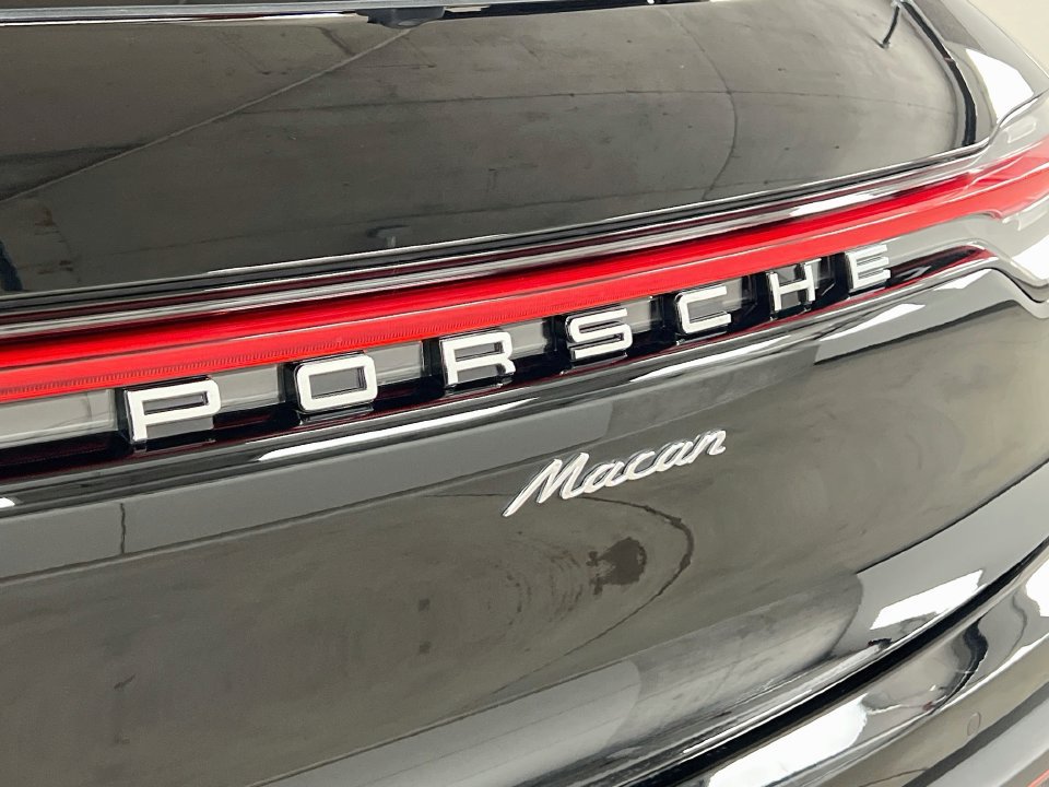 Certified 2026 Porsche Macan AWD/4WD image 34