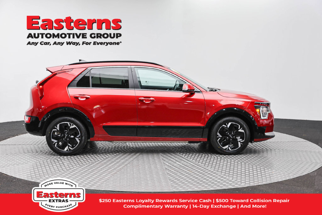Used 2023 Kia Niro Wind w/ Wind Preserve Package FWD image 5