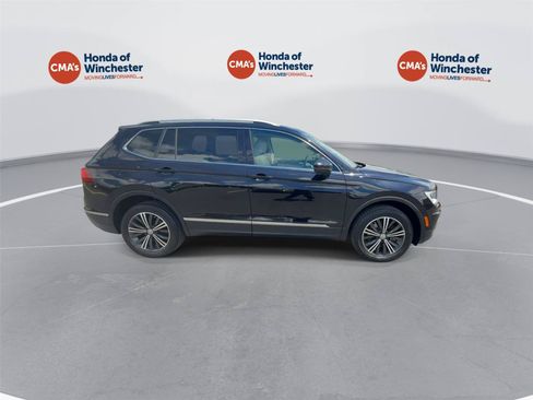 Used 2018 Volkswagen Tiguan SEL AWD/4WD image 12