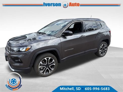 Used 2023 Jeep Compass Limited AWD/4WD image 3