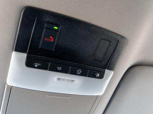 Used 2025 Nissan Pathfinder SV AWD/4WD image 30