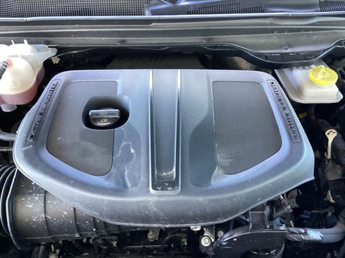 Used 2025 RAM 1500 Laramie image 5