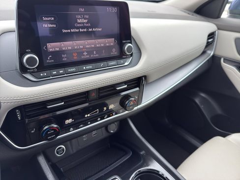 Certified 2023 Nissan Rogue SV w/ SV Premium Package image 21