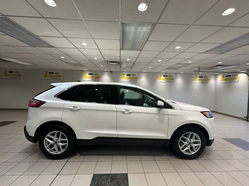 Certified 2024 Ford Edge SEL w/ Convenience Package AWD/4WD image 3